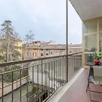 Guesthost - Porta San Pietro Lovely Flat