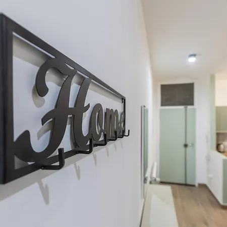 Guesthost - Porta San Pietro Lovely Flat Apartman *