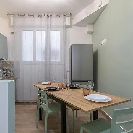 Apartman Guesthost - Porta San Pietro Lovely Flat Ferrara