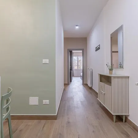 Guesthost - Porta San Pietro Lovely Flat דירה