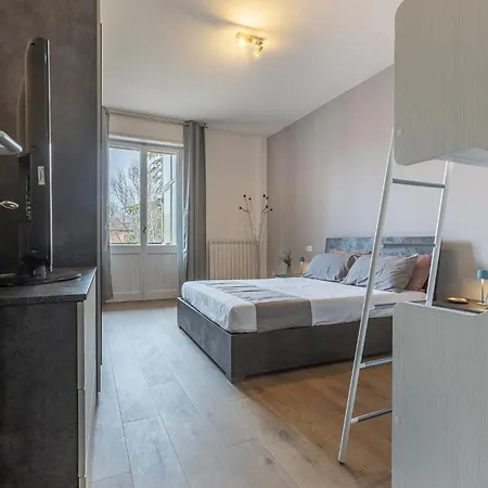 Guesthost - Porta San Pietro Lovely Flat פררה