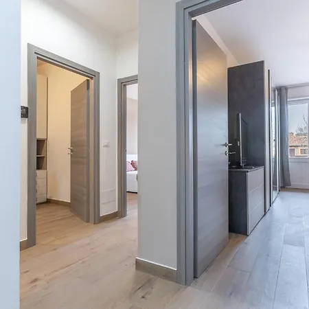 דירה Guesthost - Porta San Pietro Lovely Flat *