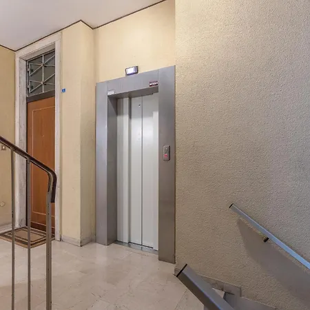 Guesthost - Porta San Pietro Lovely Flat דירה *