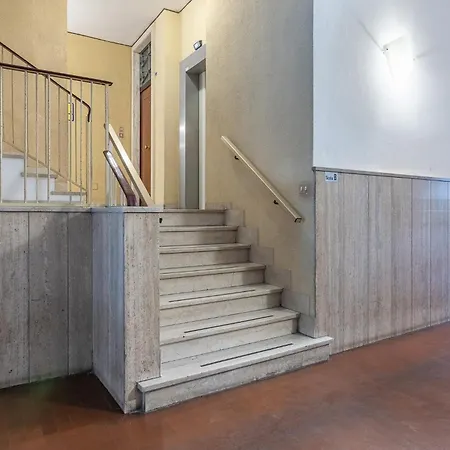 Guesthost - Porta San Pietro Lovely Flat פררה