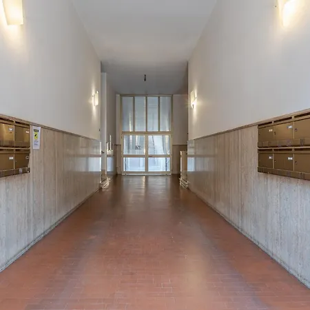 Guesthost - Porta San Pietro Lovely Flat דירה *