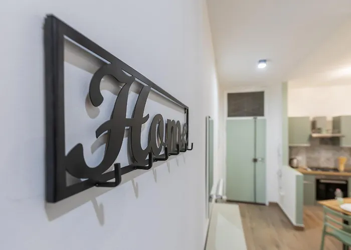 Guesthost - Porta San Pietro Lovely Flat Apartament *