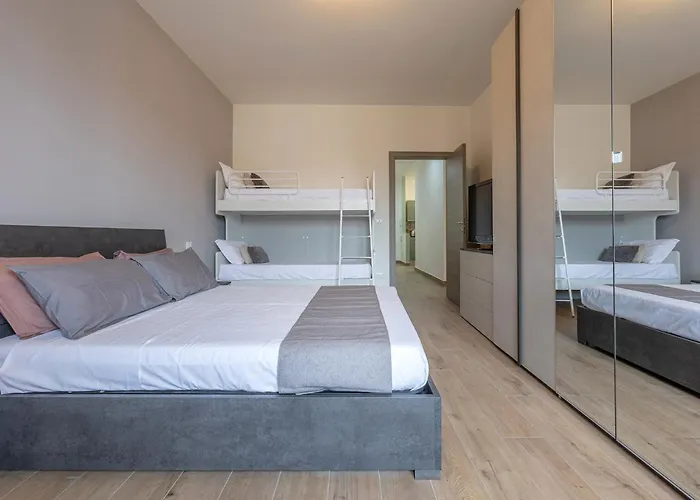 Guesthost - Porta San Pietro Lovely Flat Ferrara