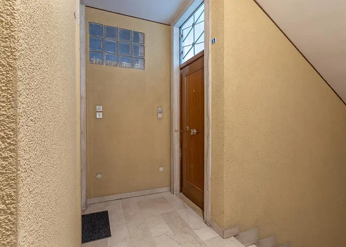 Apartment Guesthost - Porta San Pietro Lovely Flat